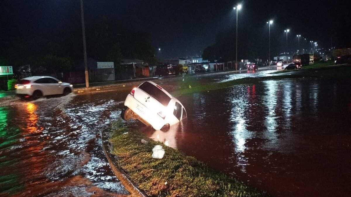 Nerópolis entra em alerta laranja e tem risco de chuvas intensas