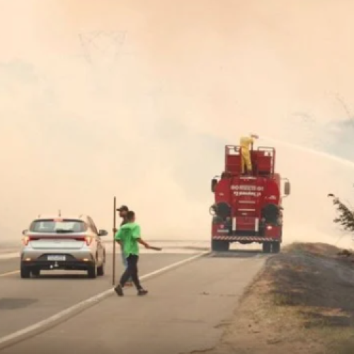 Focos de incêndio ocupam BR-060; motoristas devem redobrar atenção