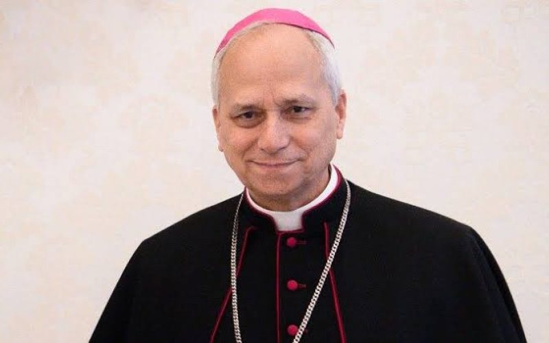 Igreja Católica tem novo papa: americano Robert Prevost é escolhido